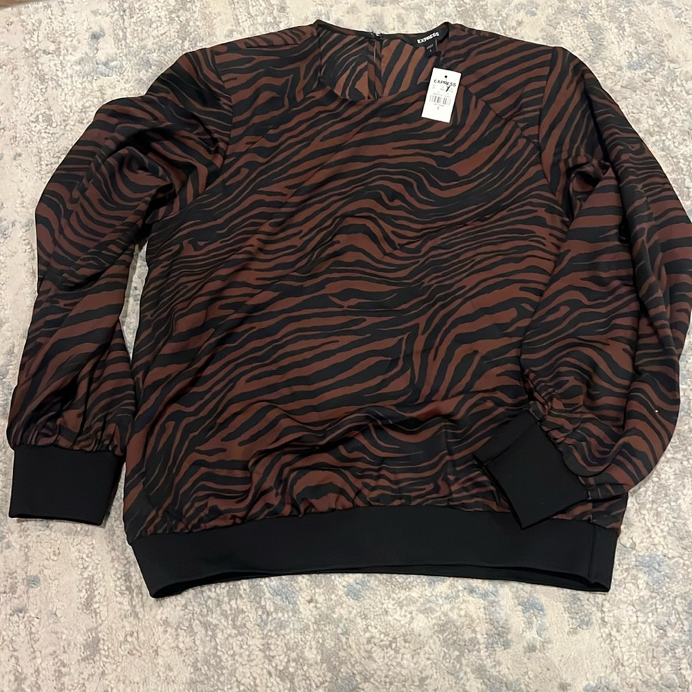 Long sleeve tiger stripe shirt